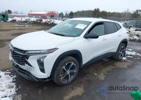 2024 Chevrolet Trax Fwd 1Rs z USA, uszkodzony, nr VIN KL77LGE20RC242644